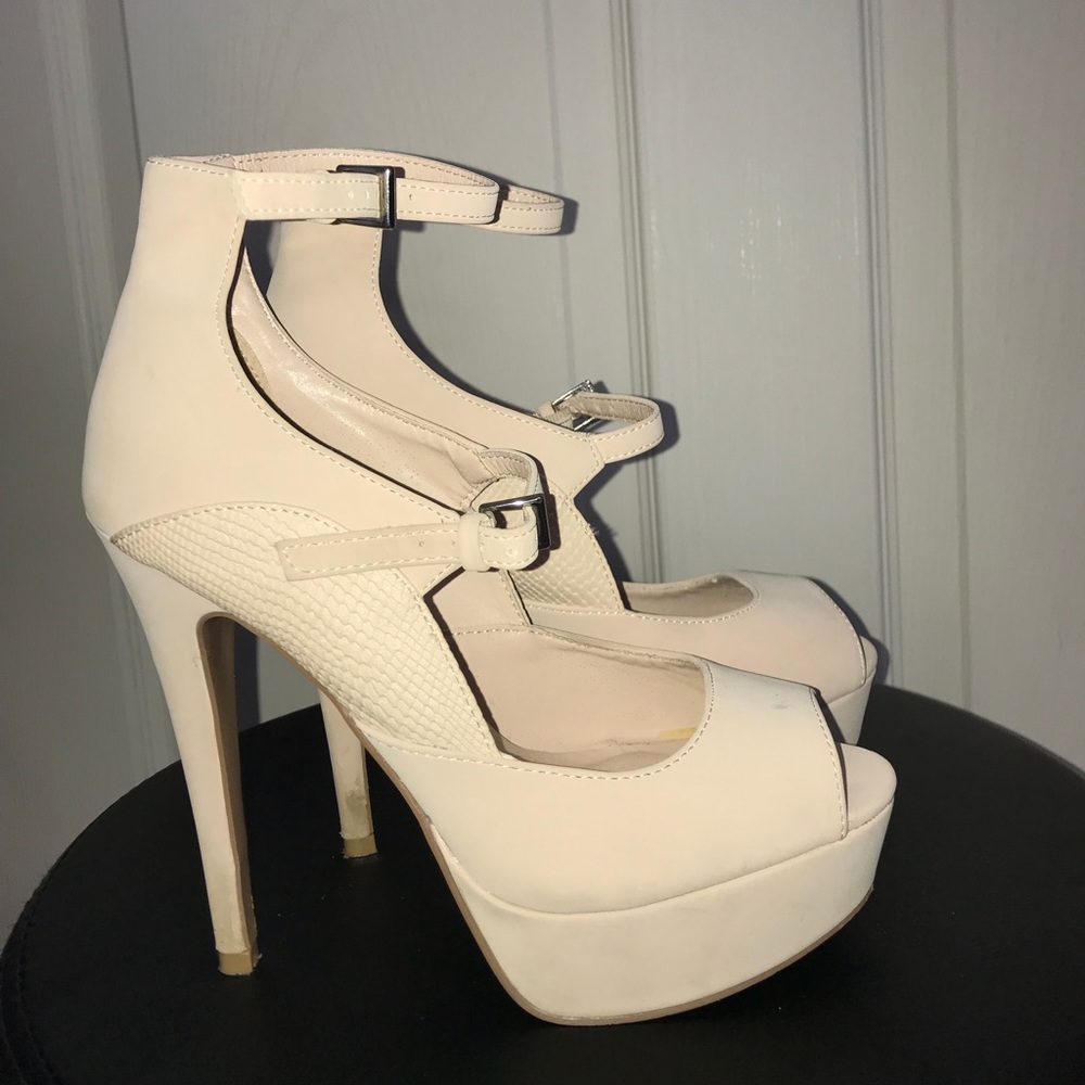 Nude heels!